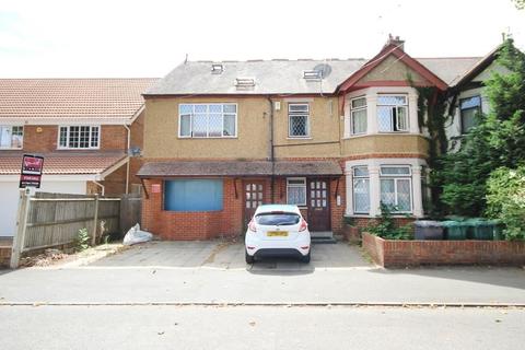 10 Sidney Road, Staines, TW18 4LX