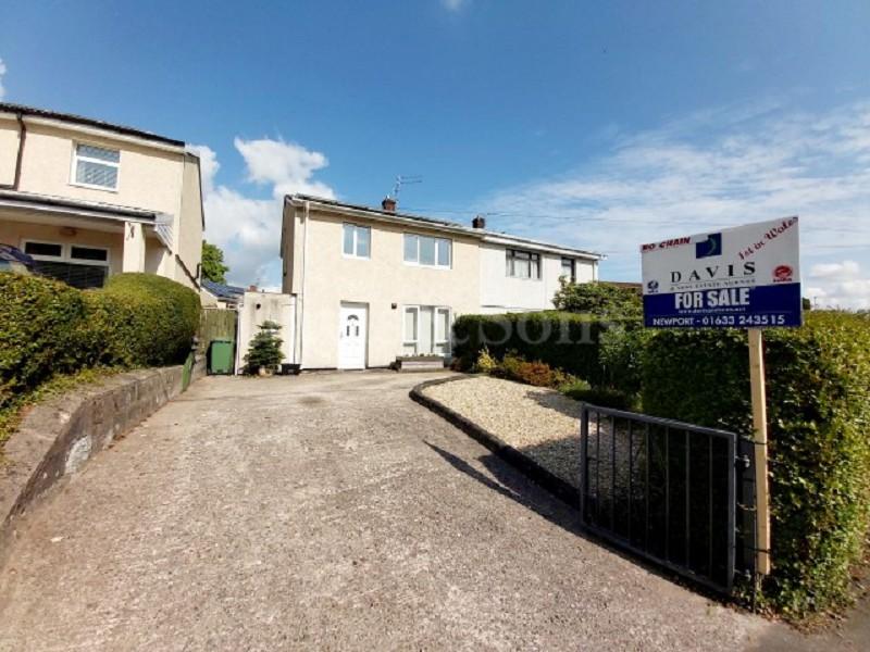 Ton Road, Cwmbran, Torfaen. NP44 7LE 3 bed semidetached house £185,000