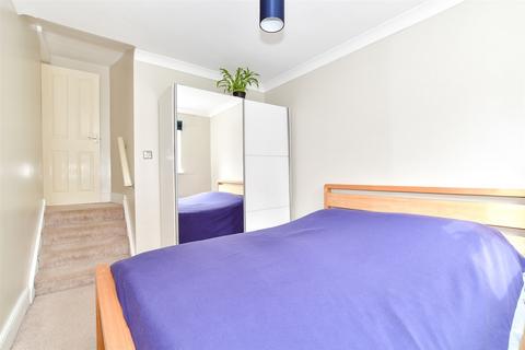 1 bedroom flat for sale, Nutfield Road, Redhill, Surrey