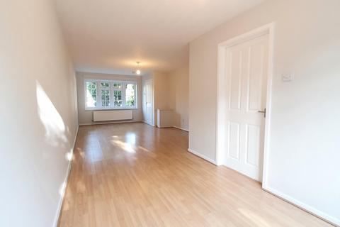 3 bedroom end of terrace house to rent, Jubilee Close, Tadley, RG26