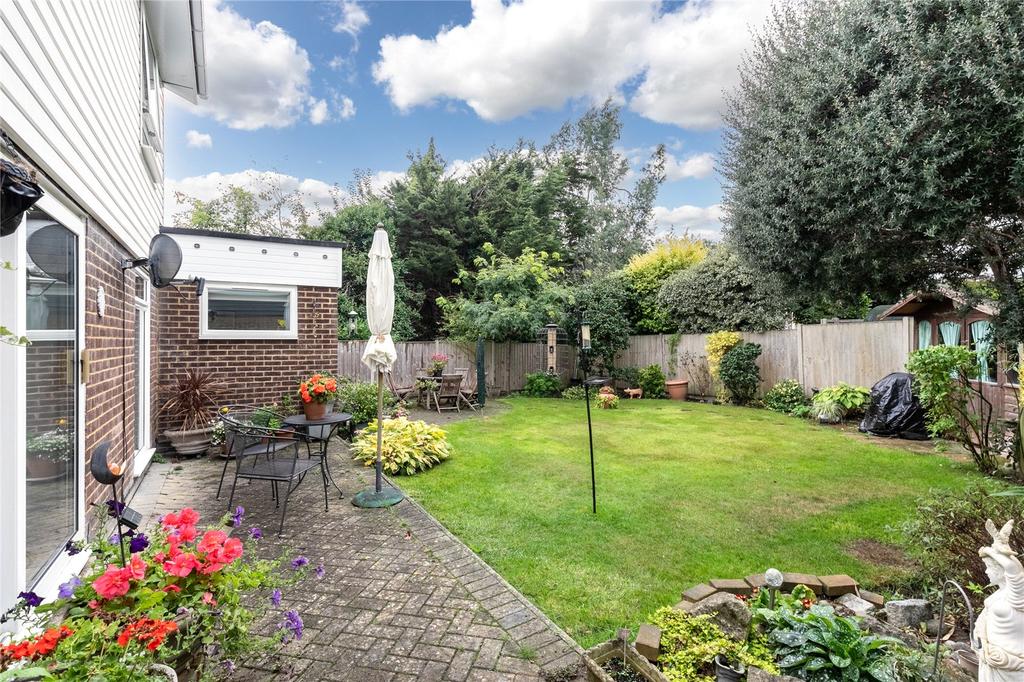 Qualitas, Bracknell, RG12 4 bed detached house £550,000
