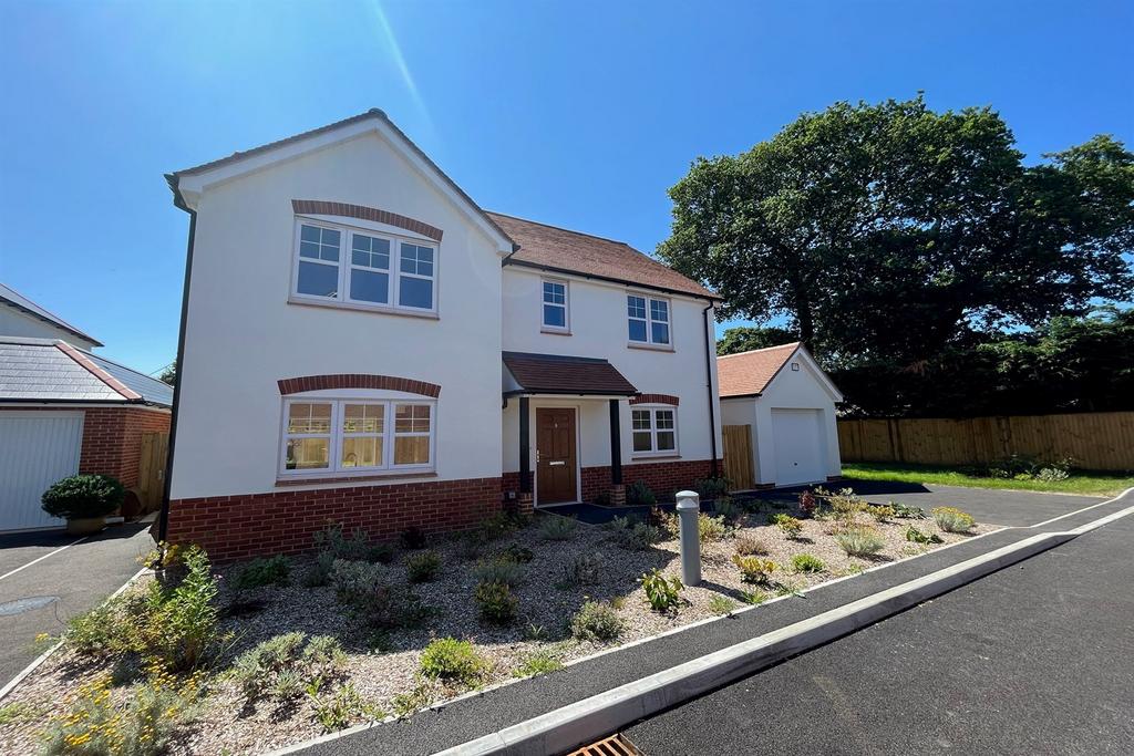 Three Legged Cross 4 bed detached house for sale £550,000