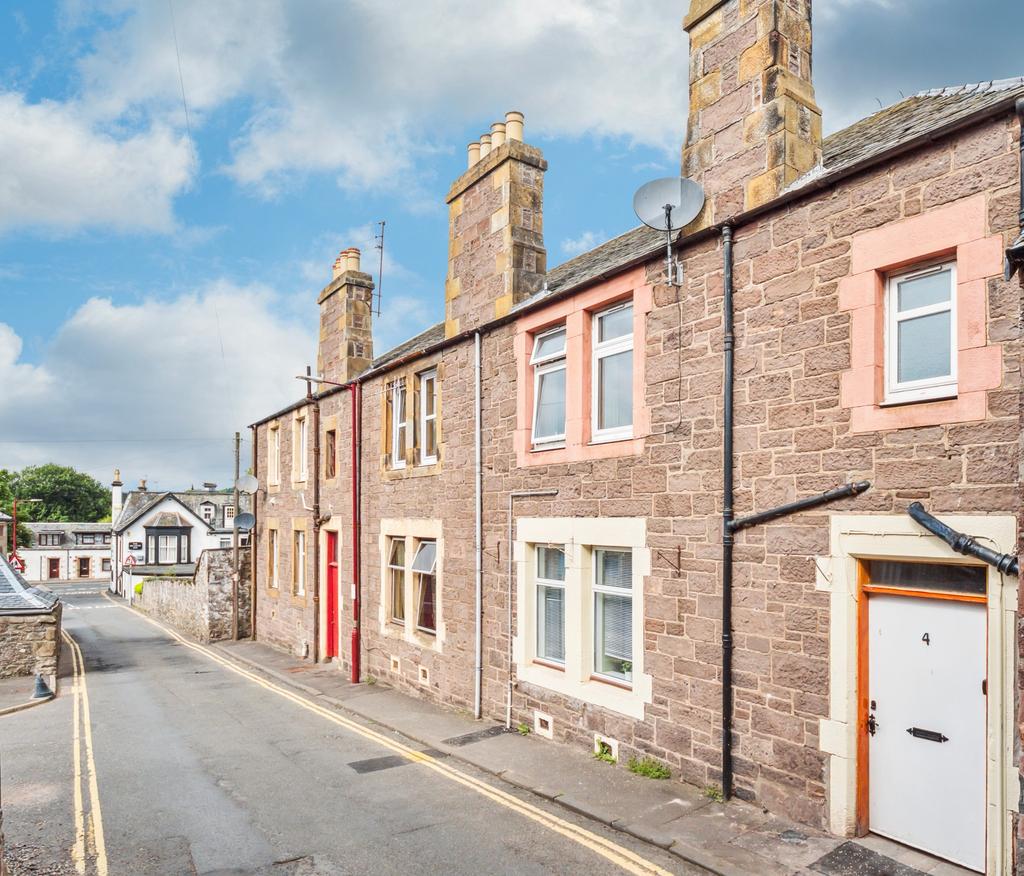 Meadow Place, Crieff, Perthshire, PH7... 2 bed apartment £85,000