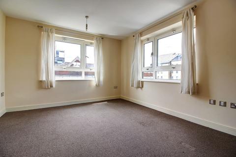 2 bedroom flat to rent - Spectrum Tower, 2-20 Hainault Street, Ilford IG1 4GZ