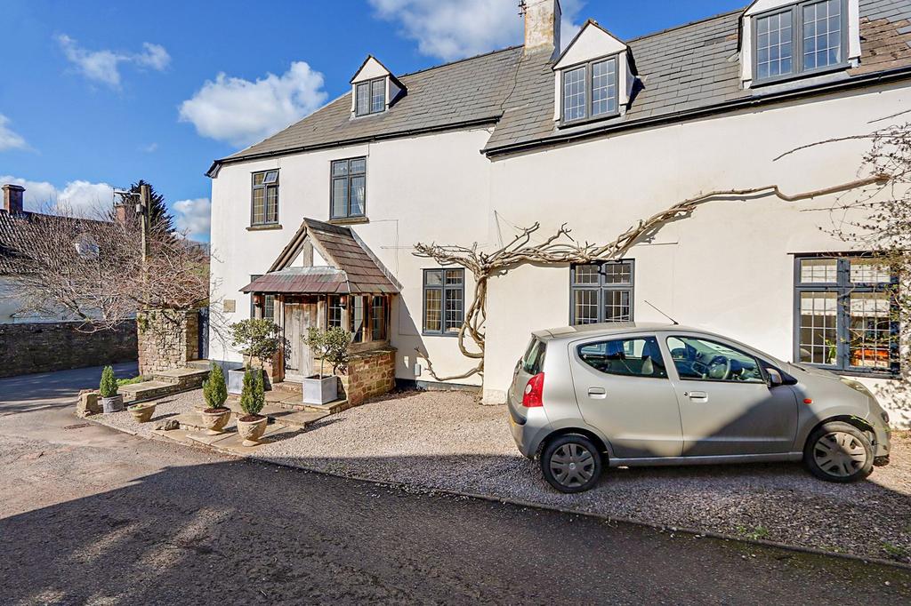 Newland, Coleford, Gloucestershire. GL16 8NP 4 bed detached house for