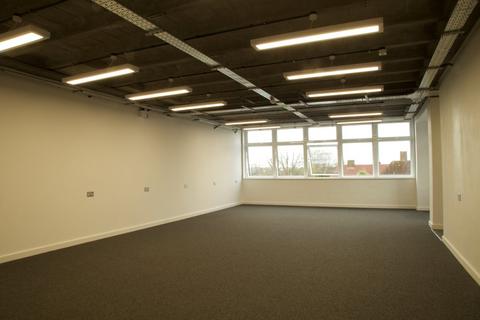 Office to rent, Rear Office, First Floor, Cavendish House, 233-235 High Street, Guildford Surrey, GU1 3BJ