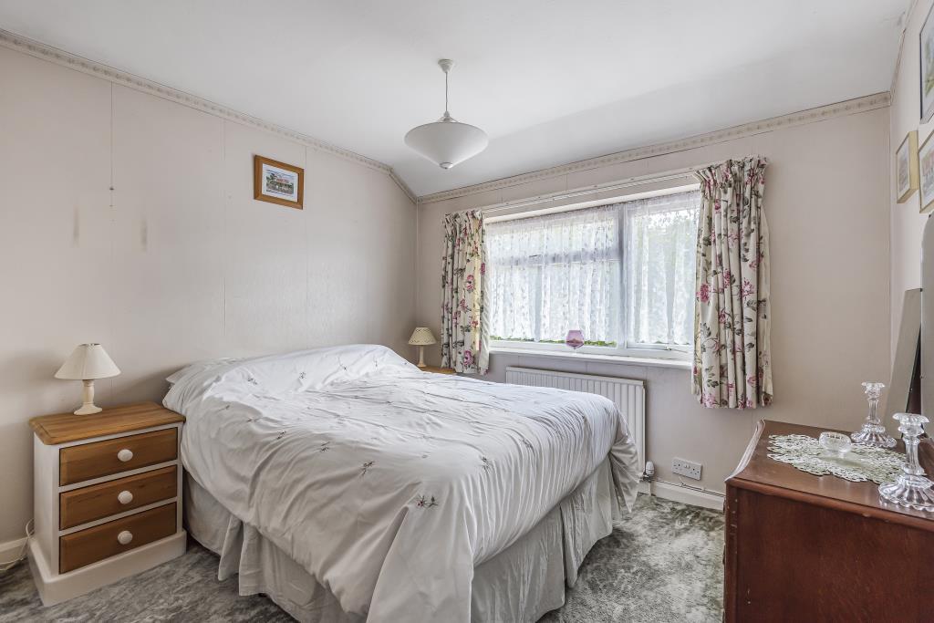 Baker Road, Abingdon, Oxfordshire, 3 bed semidetached house £375,000