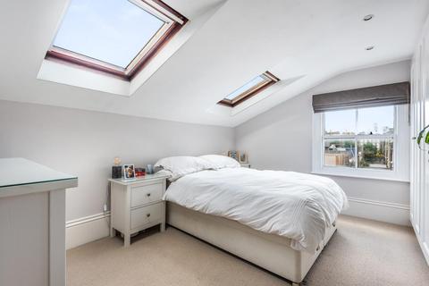 Upper Flat At, 8 Prairie Street, London, SW8 3PU