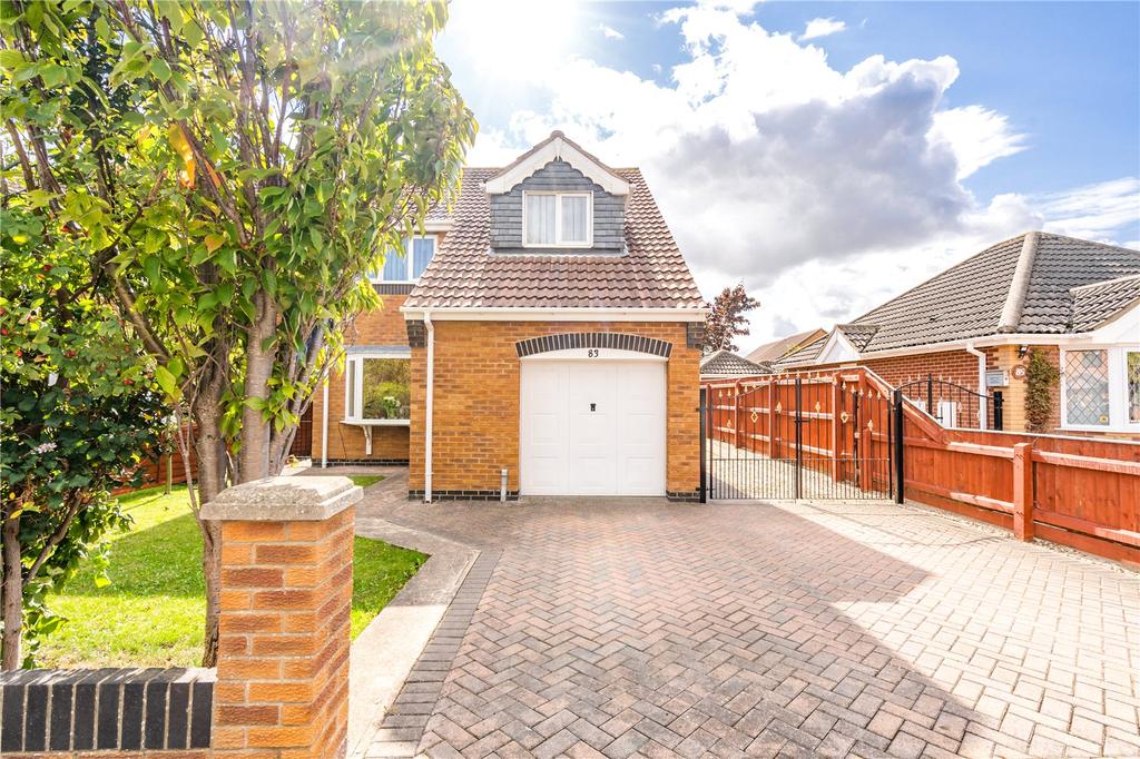 Picksley Crescent, HoltonleClay... 3 bed detached house £235,000