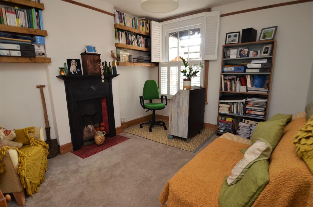 Richmond Road, Malvern, WR14 1NE 2 bed apartment £179,950