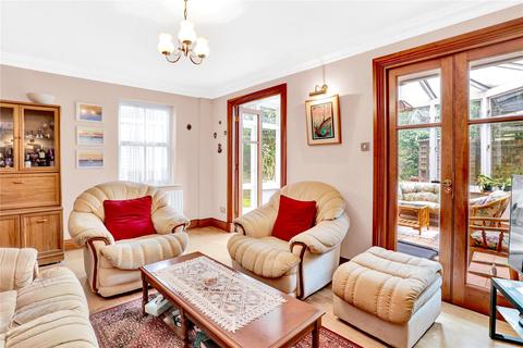 21 Harriers Close, London, W5 3UA