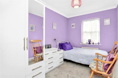 21 Harriers Close, London, W5 3UA