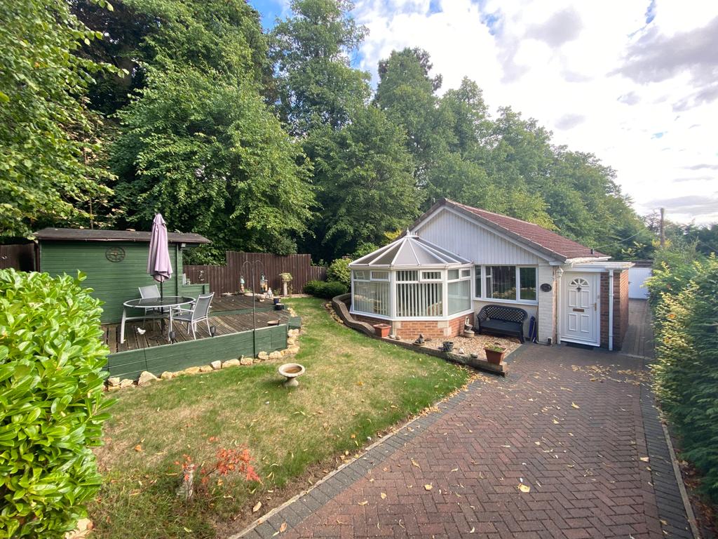 St Vincents Road, Grantham, NG31 2 bed detached bungalow £220,000