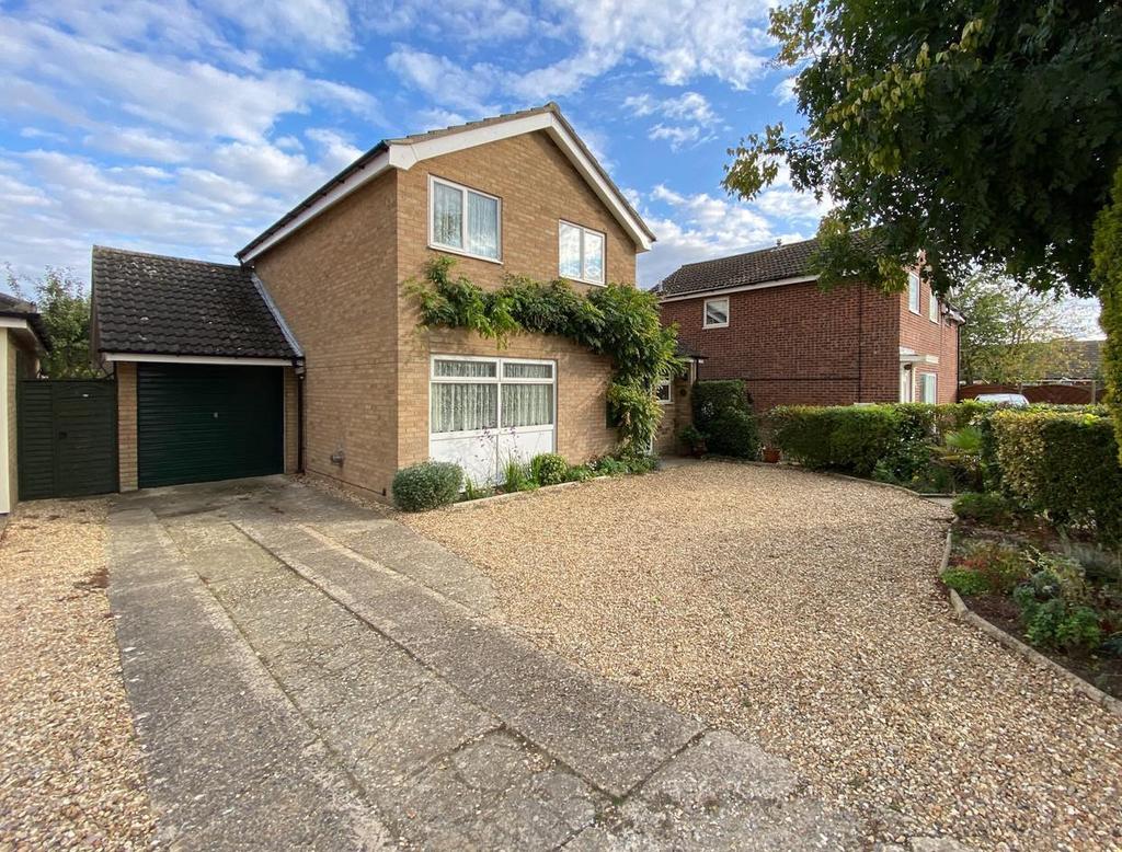 Besthorpe Road, Attleborough... 4 bed detached house £350,000