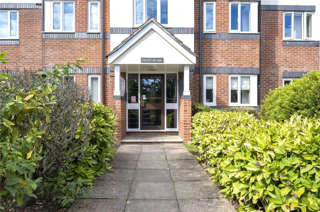 Roydon Court, Mayfield Road, Hersham, WaltononThames, KT12 2 bed
