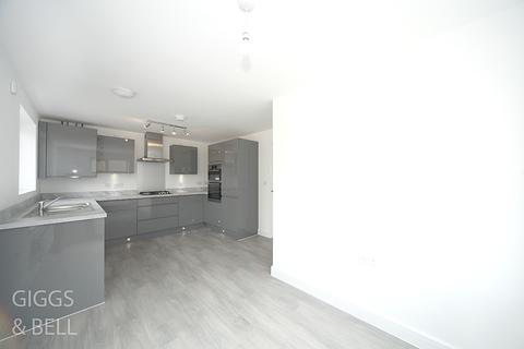 15 Barnfield Avenue, Luton, LU2 7AS