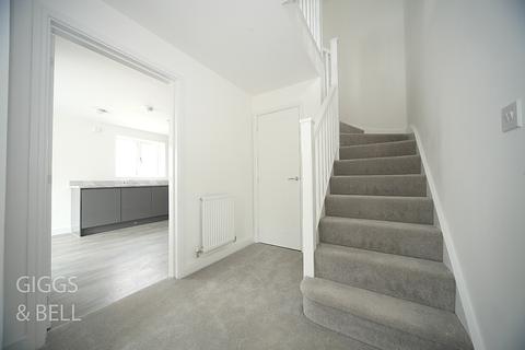 15 Barnfield Avenue, Luton, LU2 7AS