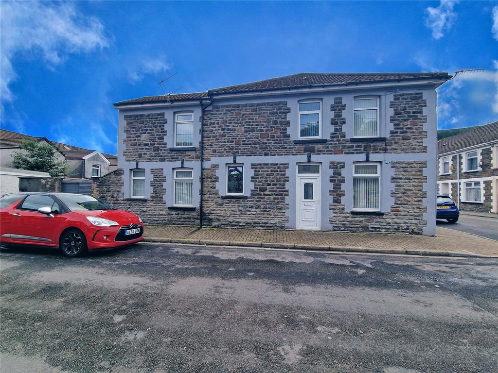 Telekebir Road, Hopkinstown, Pontypridd, CF37 3 bed end of terrace