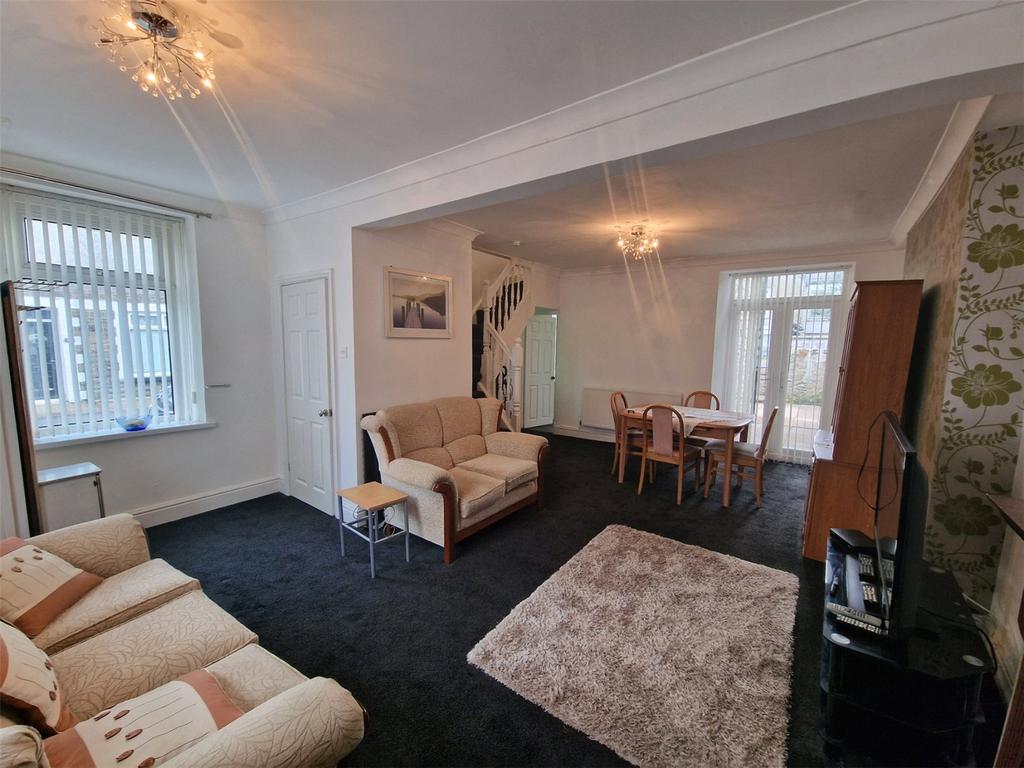 Telekebir Road, Hopkinstown... 3 bed end of terrace house £149,995