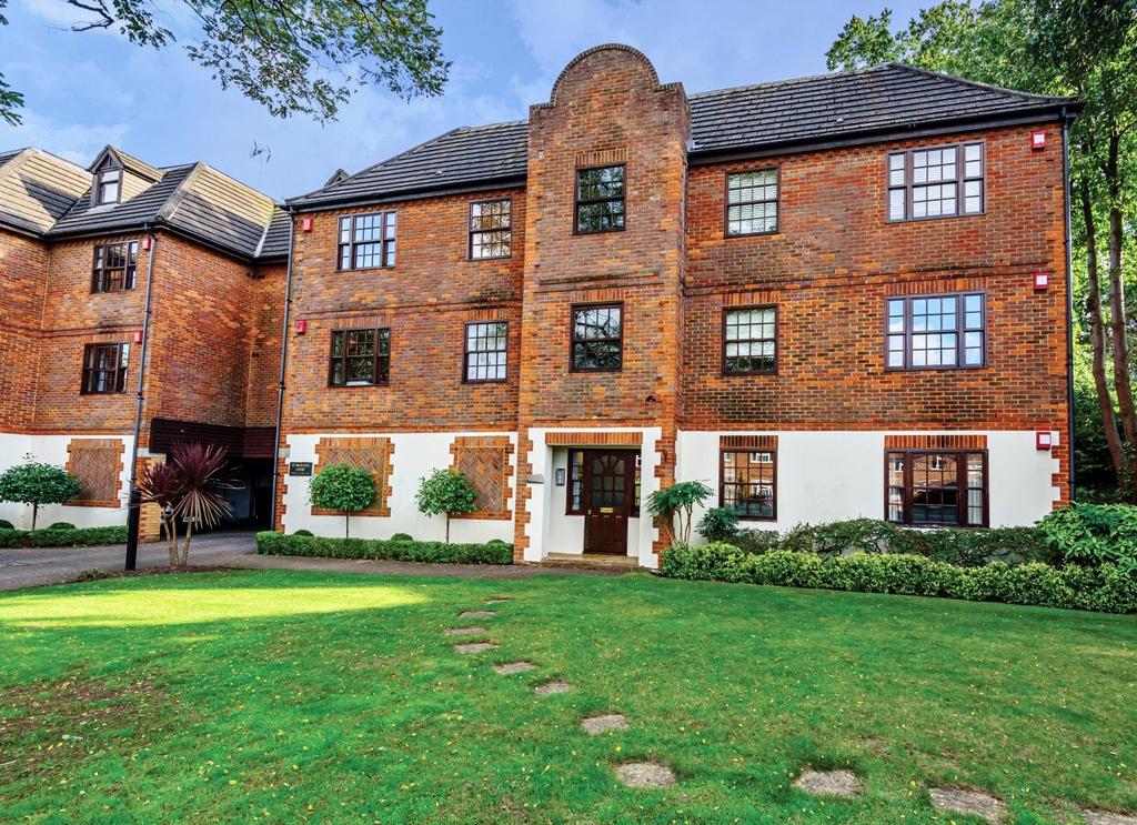 Princes Road, Weybridge, KT13 1 bed apartment £275,000