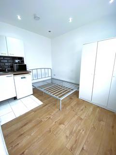 Studio to rent, Ilford Lane, Ilford IG1