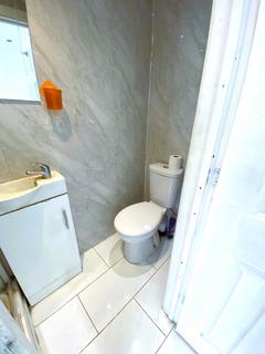 Studio to rent, Ilford Lane, Ilford IG1