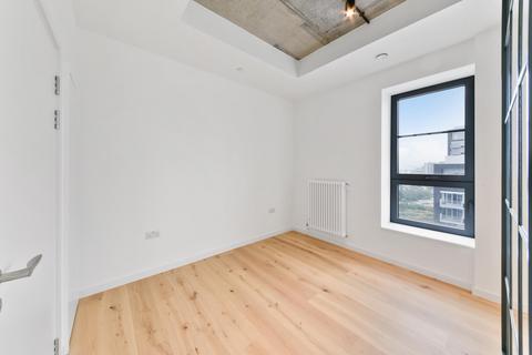 Studio to rent, Douglass Tower, Goodluck Hope, London, E14