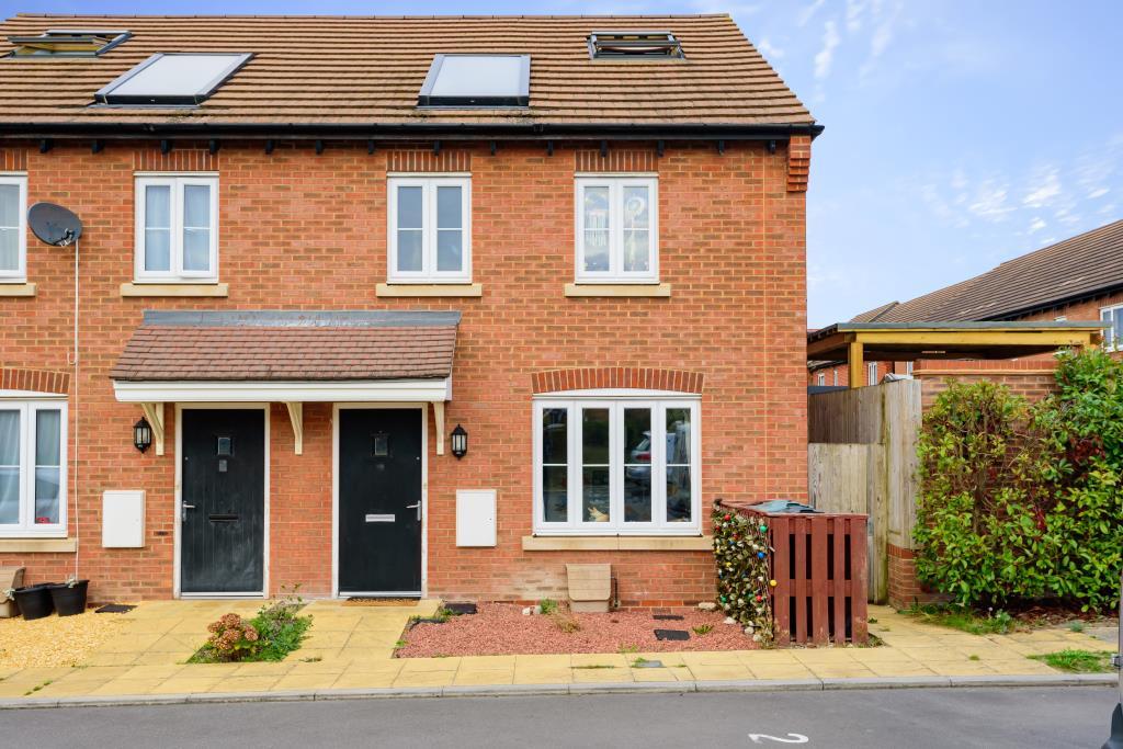 Didcot, Oxfordshire, OX11 3 bed end of terrace house £220,000