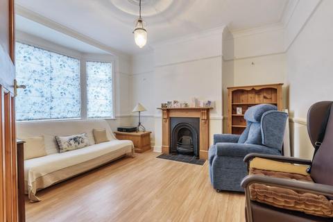 6 Bathurst Avenue, London, SW19 3AE