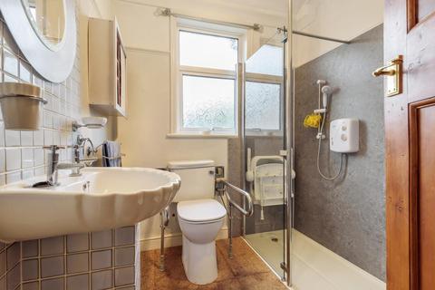 6 Bathurst Avenue, London, SW19 3AE