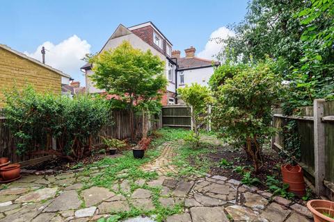 6 Bathurst Avenue, London, SW19 3AE