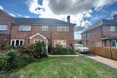 31 Barons Way, Egham, TW20 8EA