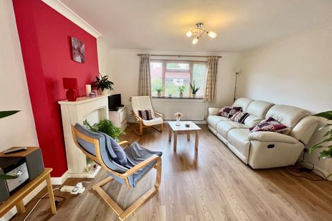 31 Barons Way, Egham, TW20 8EA