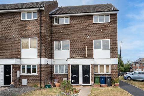 4 Asplins Close, Over, Cambridge, CB24 5QA