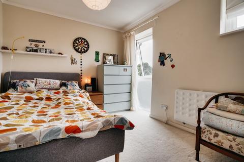 4 Asplins Close, Over, Cambridge, CB24 5QA
