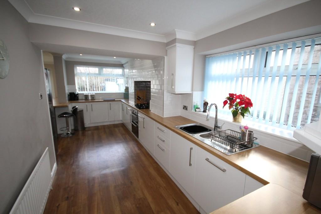 79 Burneside Road, Kendal LA9 4RZ 3 bed semidetached house £335,000