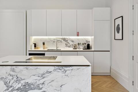 undefined, Rose Street, London, WC2E