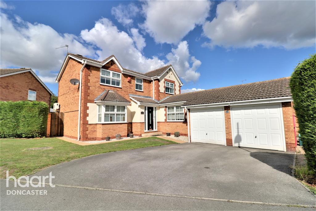 Burns Way, Doncaster 4 bed detached house £300,000