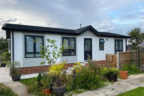 2 bedroom park home for sale, Abridge, Essex, RM4