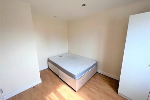 5 bedroom flat for sale, Northolt Road, HA2