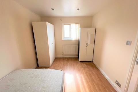 5 bedroom flat for sale, Northolt Road, HA2
