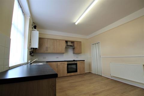 2 bedroom terraced house to rent, Lloyd Street