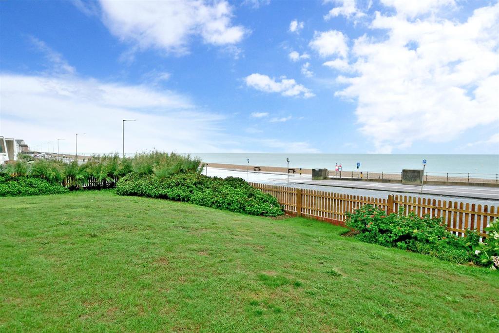 Marine Parade, Seaford, East Sussex 1 bed flat for sale £105,000