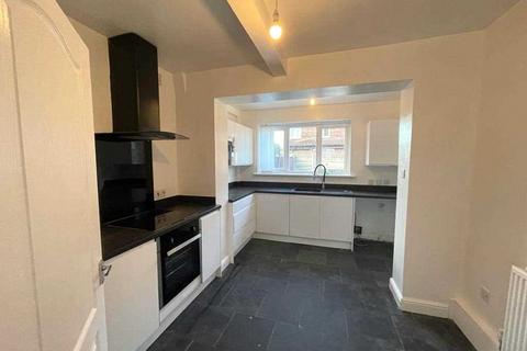 3 bedroom terraced house to rent, Woolfall Close, Liverpool
