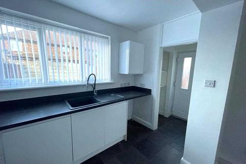 3 bedroom terraced house to rent, Woolfall Close, Liverpool