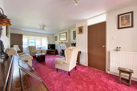 2 bedroom bungalow for sale - Langdale Crescent, Manthorpe Estate, Grantham, NG31