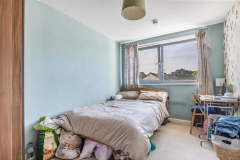 205, Greenhouse Beeston Road, Leeds, LS11 6AD