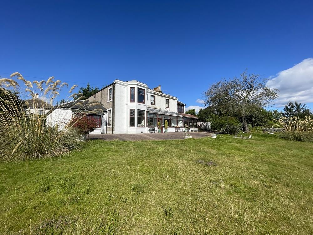 4 James Street, Hunters quay, Dunoon... 10 bed detached house £250,000