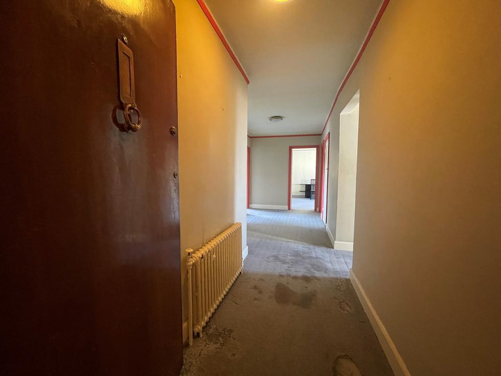 Cecil Close, Mount Avenue, Ealing, London, W5 2 bed flat for sale £485,000