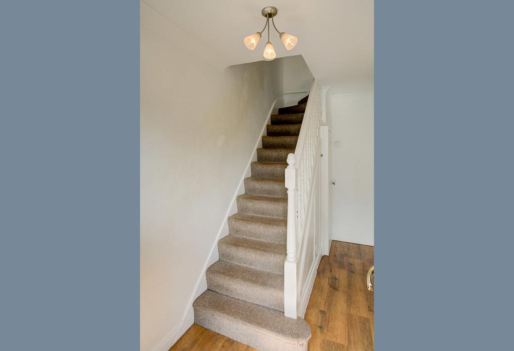 Dorian Road, Hornchurch, RM12 3 bed semidetached house £450,000